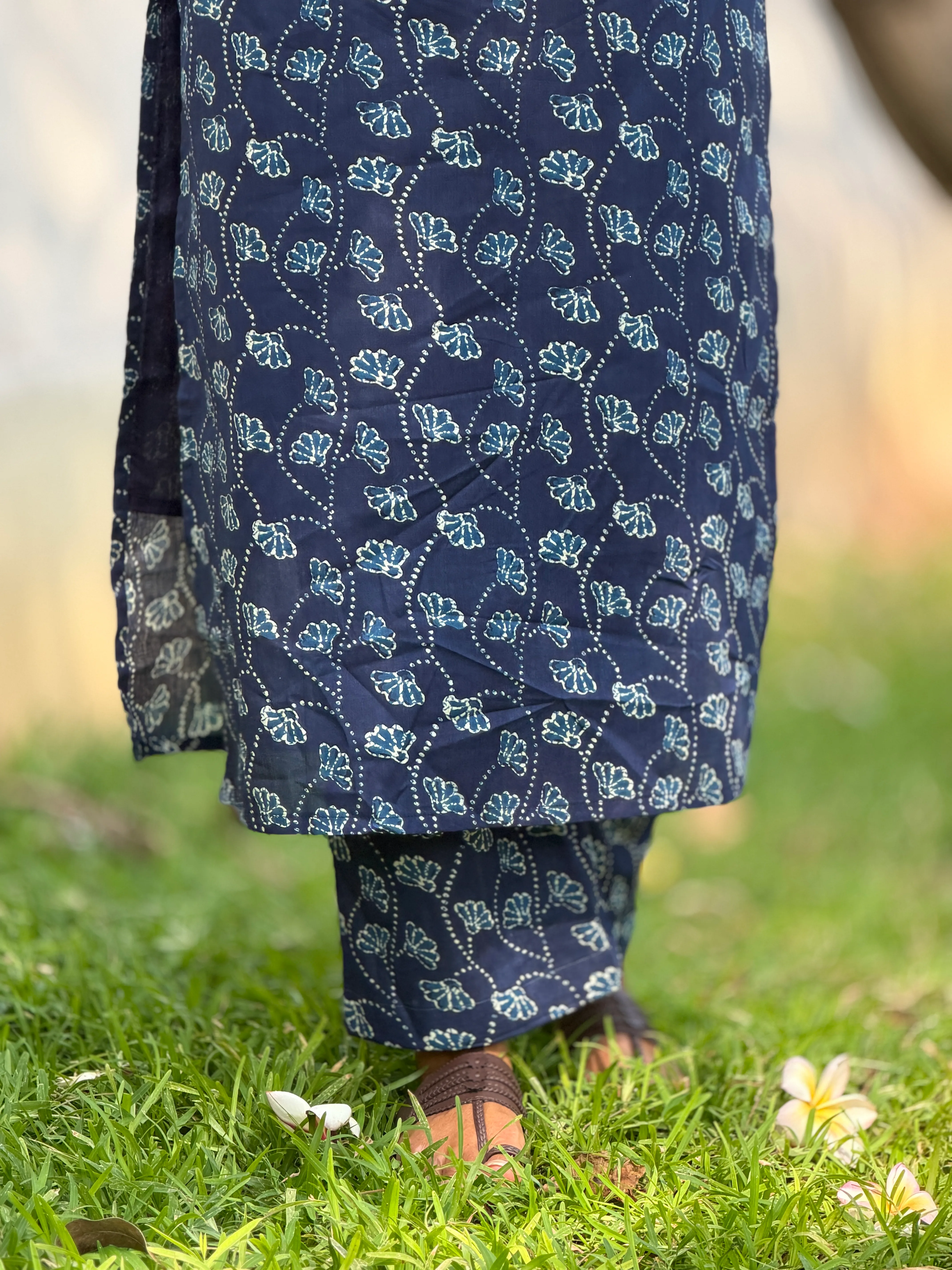 AAMBAL Co-Ord Set for women view 3 - Viyal Design Studio