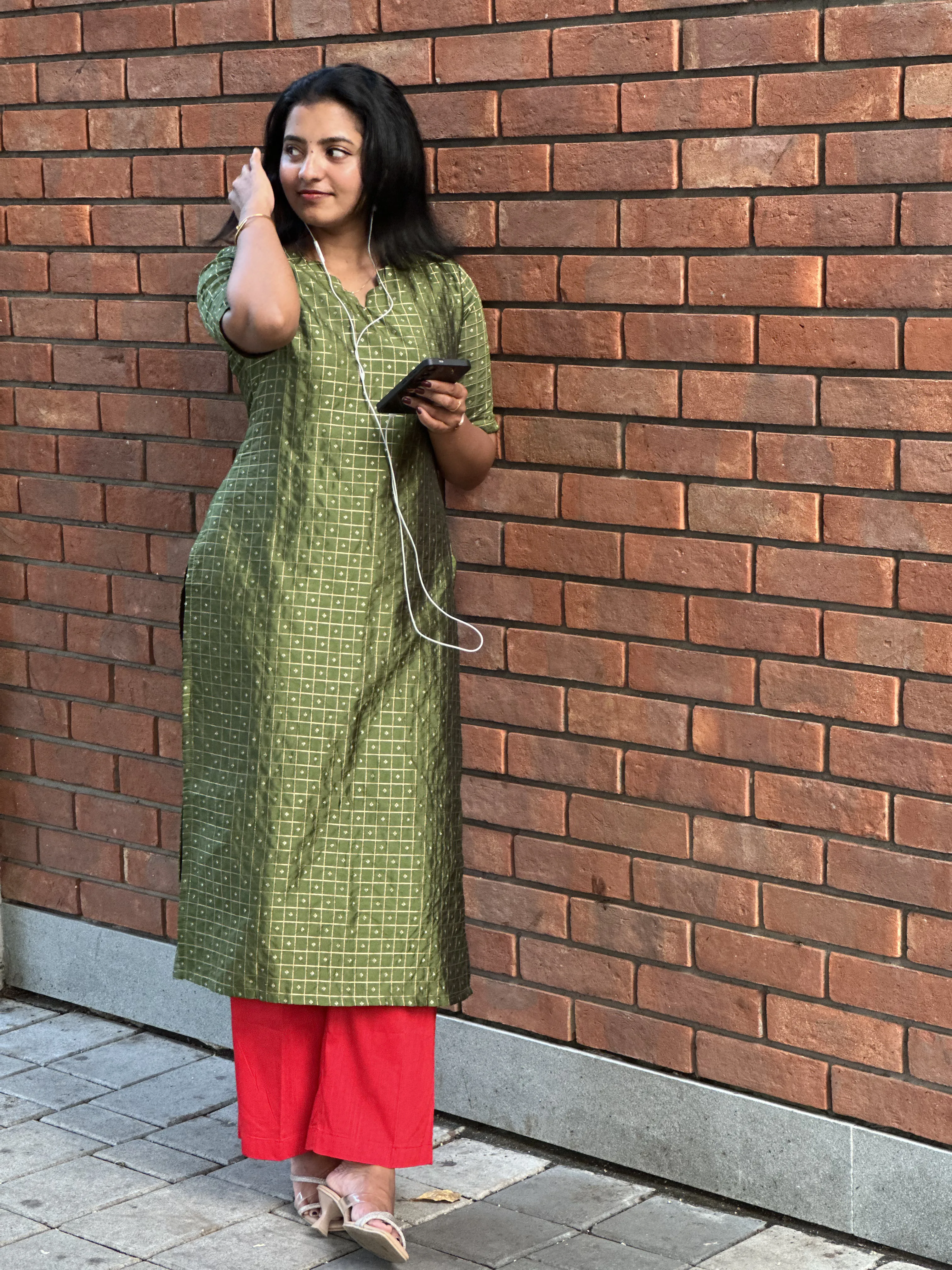 LIYA Co-Ord Set for women view alternate - Viyal Design Studio