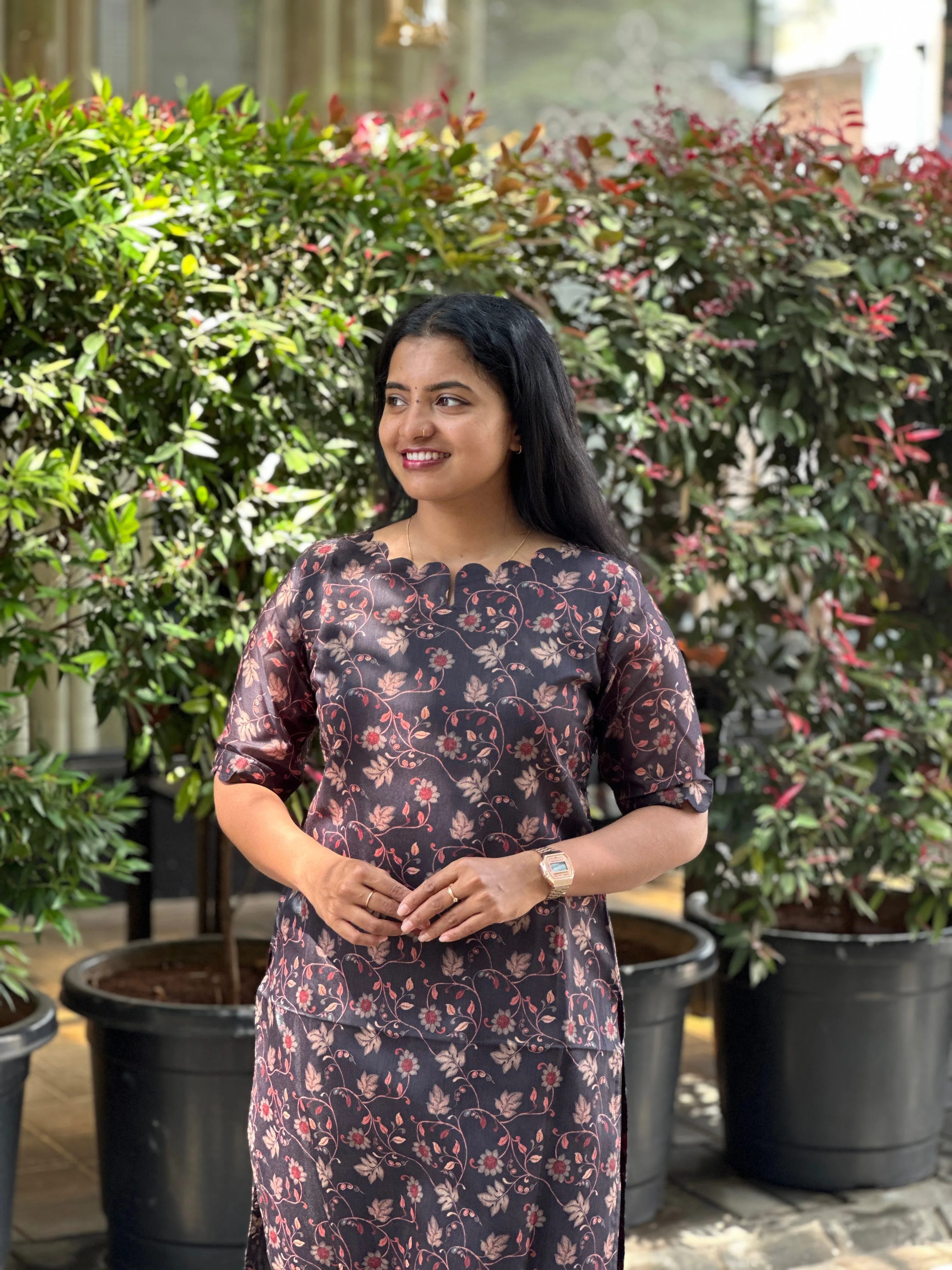 AARINI Kurti for women view 5 - Viyal Design Studio