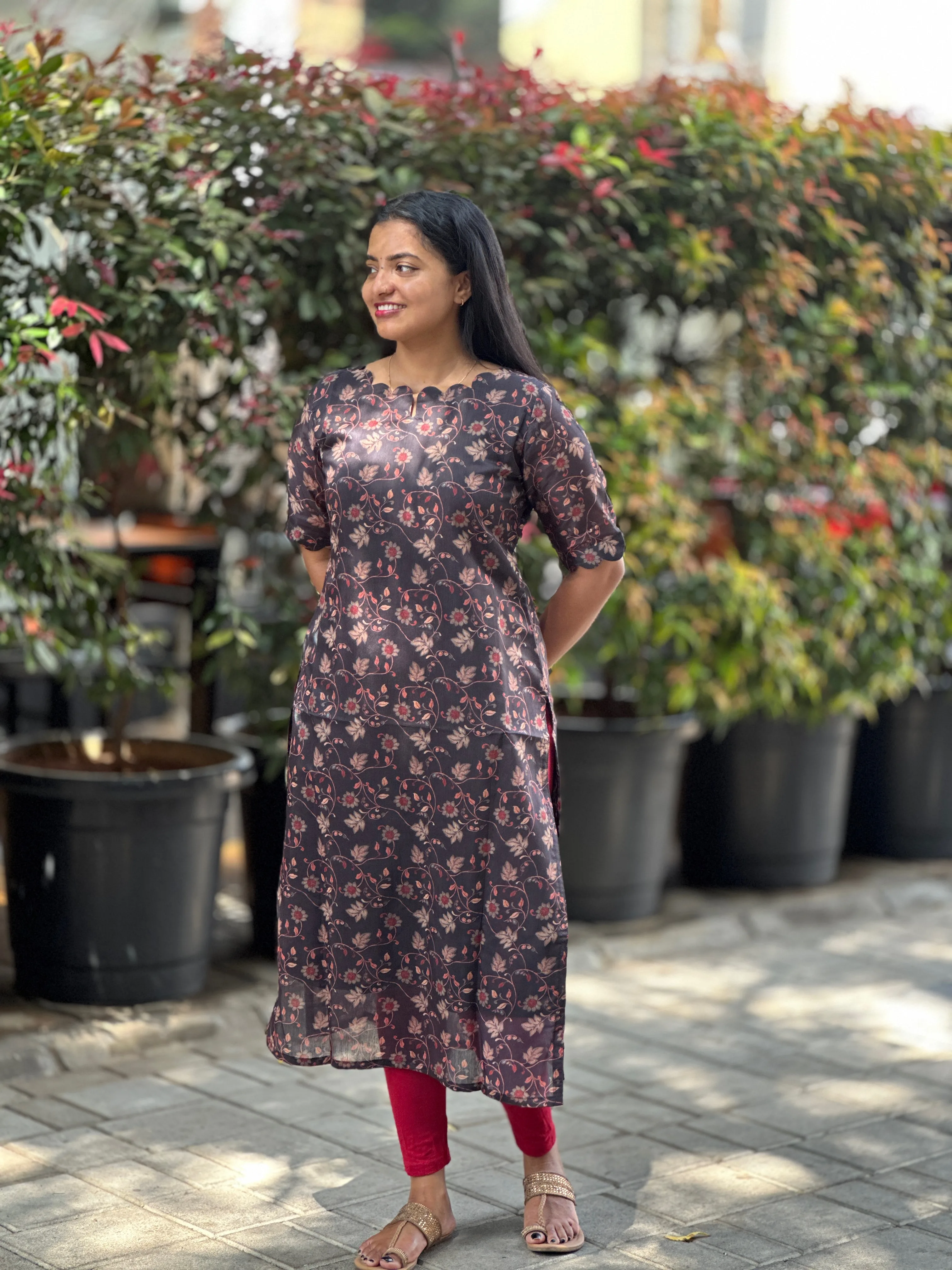 AARINI Kurti for women view 6 - Viyal Design Studio