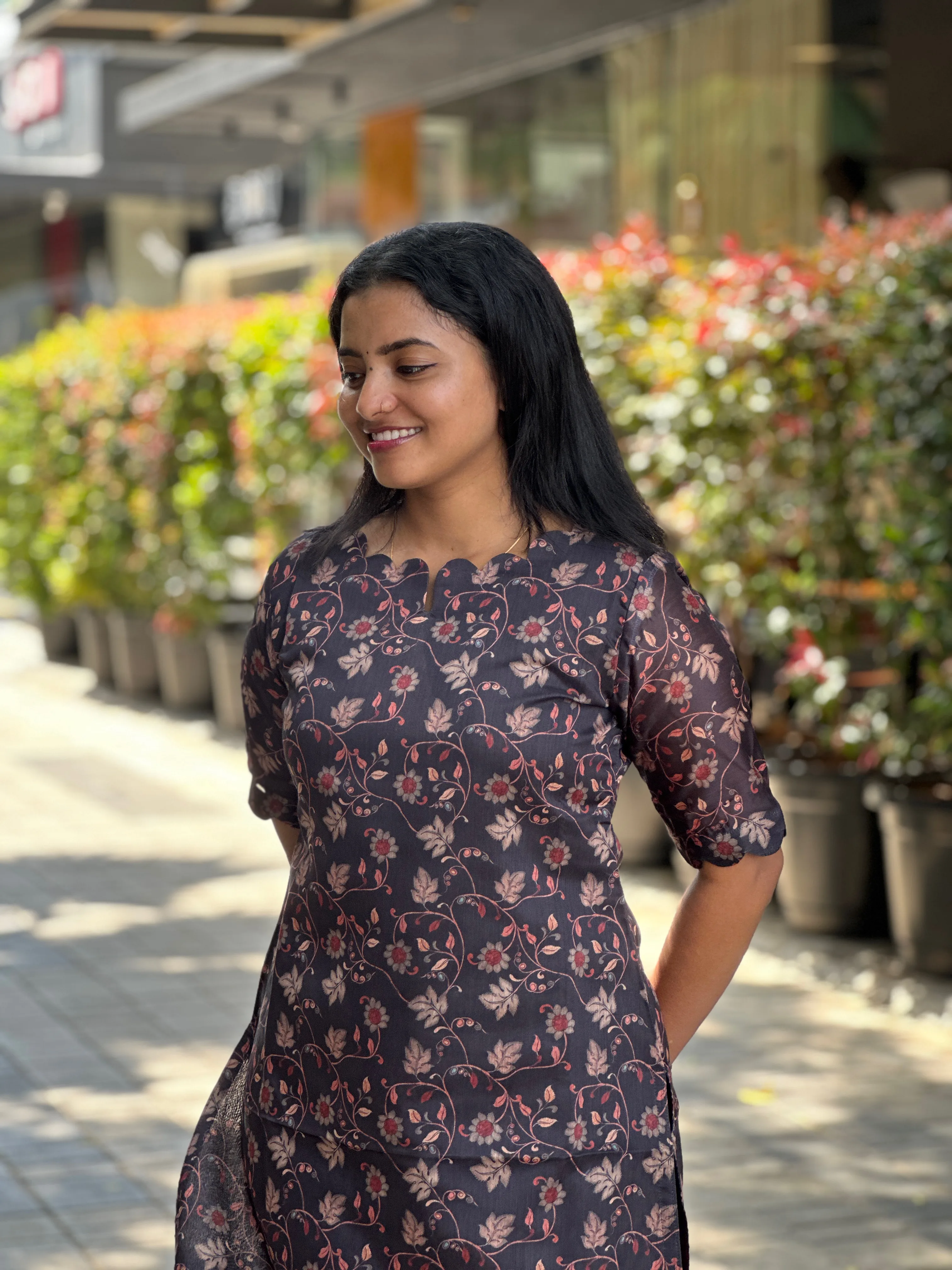 AARINI Kurti for women view 7 - Viyal Design Studio