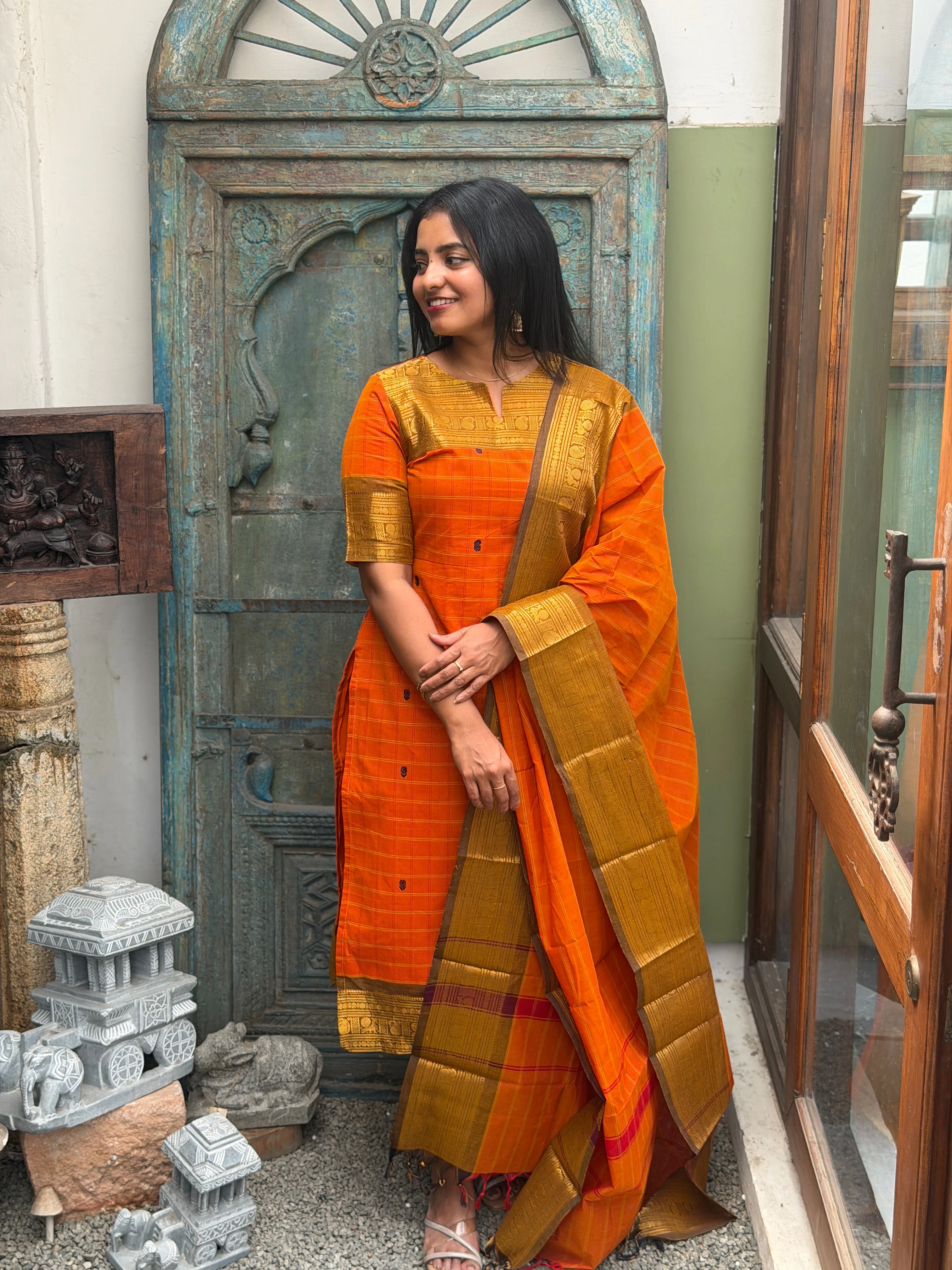 INIYA Two Piece Set for women view 3 - Viyal Design Studio