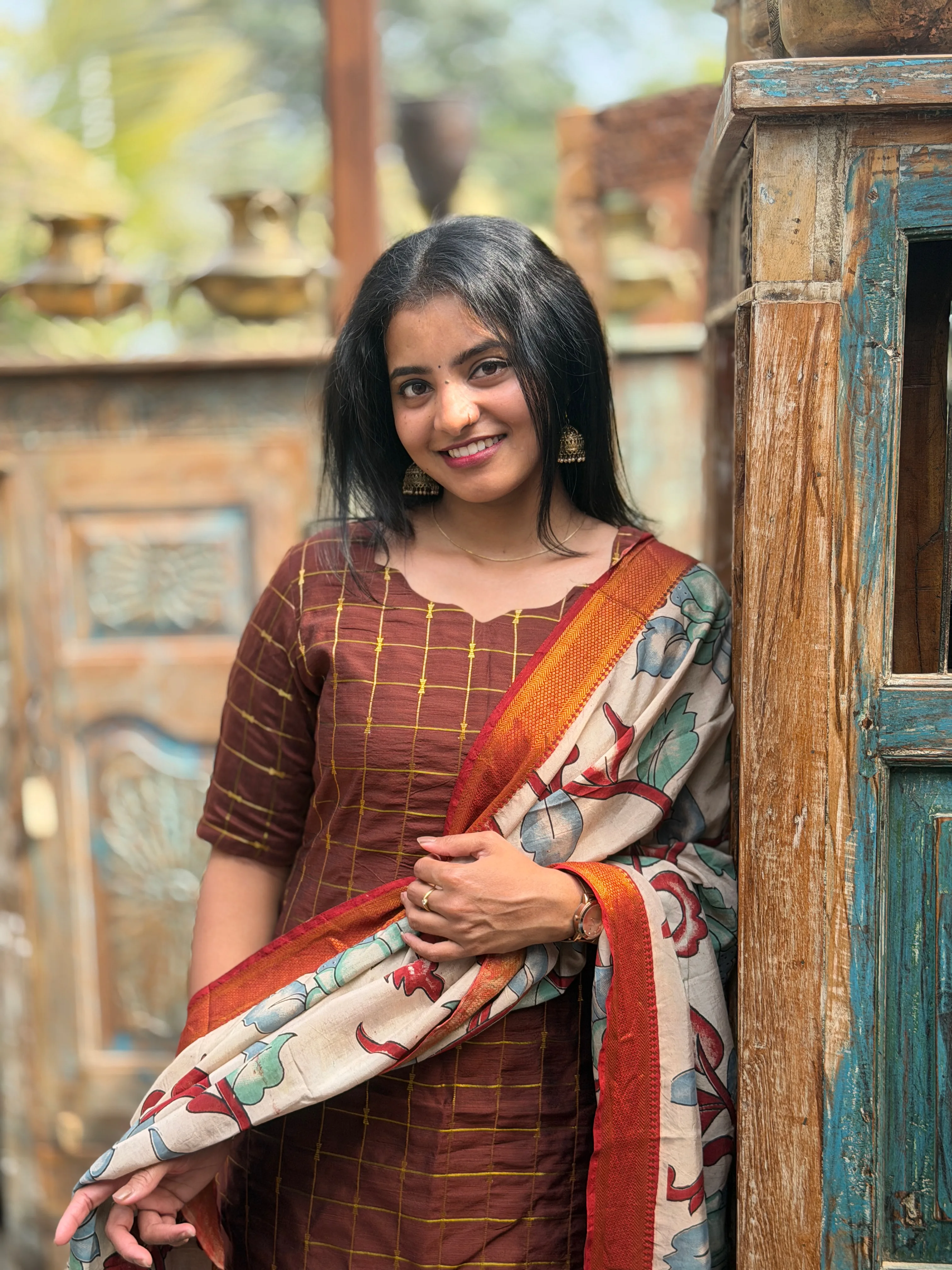 NISHA Two Piece Set for women view alternate - Viyal Design Studio