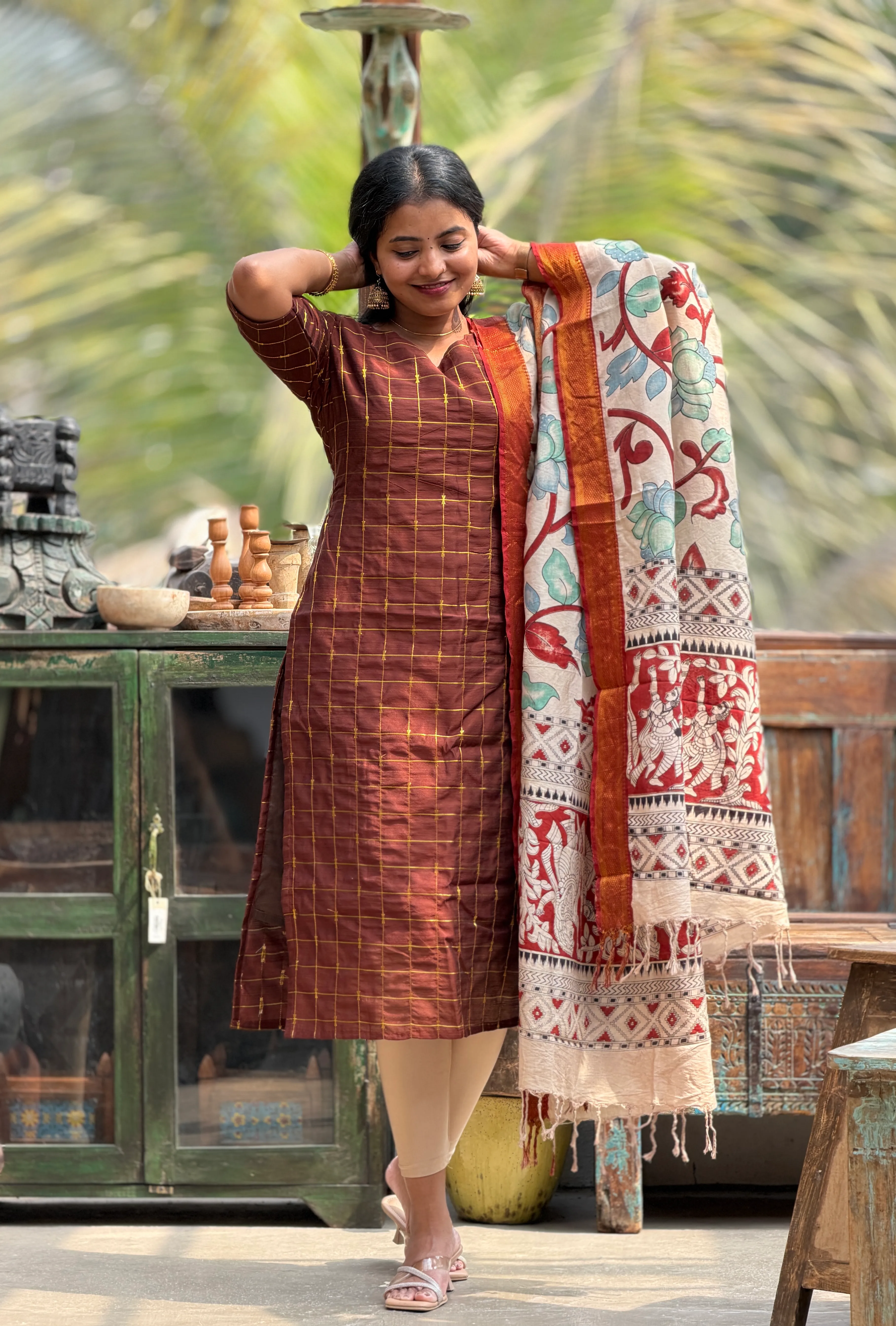 NISHA Two Piece Set for women view 8 - Viyal Design Studio